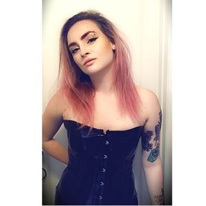 Meet your Posher, Em